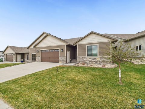 Townhouse in Sioux Falls SD 5107 E Cattail Dr Drive.jpg
