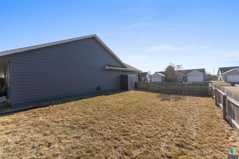 Single Family Residence in Sioux Falls SD 4601 S Key Ave Avenue 28.jpg
