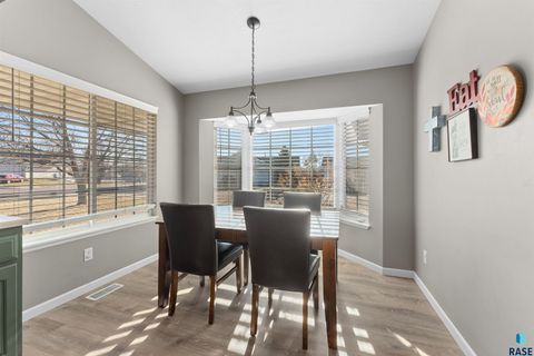 Single Family Residence in Sioux Falls SD 4601 S Key Ave Avenue 9.jpg