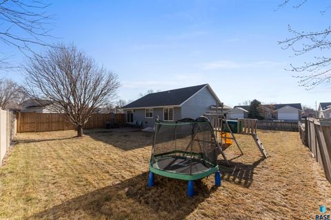 Single Family Residence in Sioux Falls SD 4601 S Key Ave Avenue 26.jpg