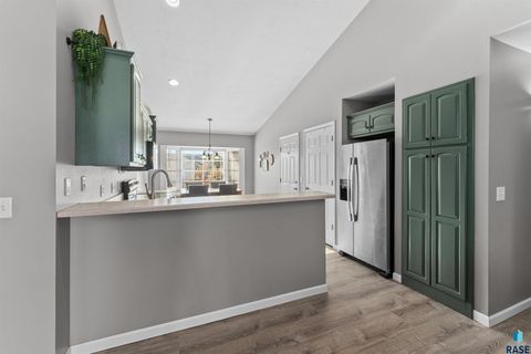 Single Family Residence in Sioux Falls SD 4601 S Key Ave Avenue 7.jpg