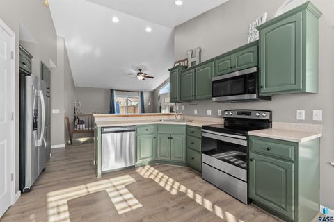Single Family Residence in Sioux Falls SD 4601 S Key Ave Avenue 10.jpg