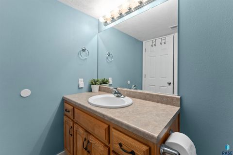 Single Family Residence in Sioux Falls SD 4601 S Key Ave Avenue 23.jpg