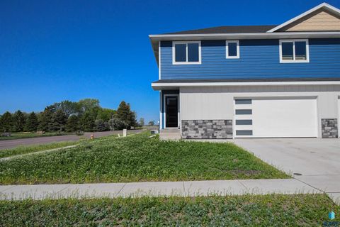 Townhouse in Sioux Falls SD 3900 S Caballo Ct Court.jpg