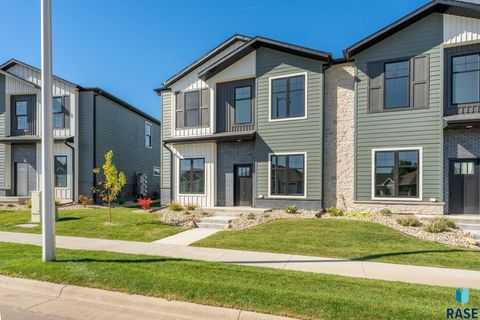 Townhouse in Sioux Falls SD 8613 W Shoreline Pl Place.jpg