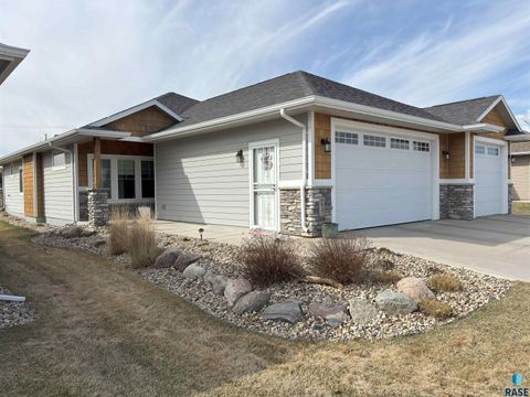 Single Family Residence in Sioux Falls SD 8617 W Bryggen Ct Court.jpg