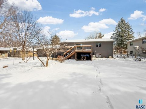 Single Family Residence in Sioux Falls SD 1401 S Gordon Dr Drive 22.jpg