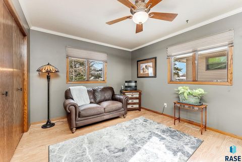 Single Family Residence in Sioux Falls SD 1401 S Gordon Dr Drive 12.jpg