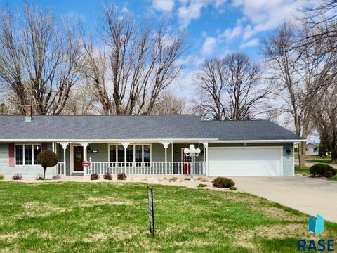 Single Family Residence in Edgerton MN 260 Park Ave Avenue.jpg