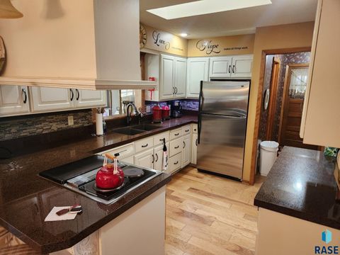 Single Family Residence in Edgerton MN 260 Park Ave Avenue 9.jpg