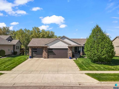 Single Family Residence in Sioux Falls SD 7915 S Copper Ridge Rd Road.jpg