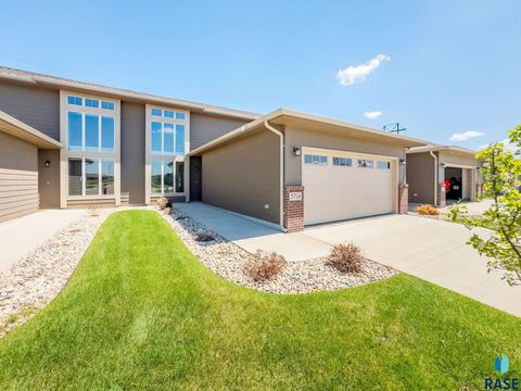 Townhouse in Sioux Falls SD 5714 S Woodlily Ave Avenue.jpg