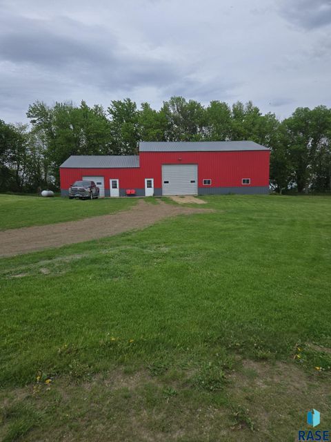 Farm in Luverne MN 171st St Street.jpg