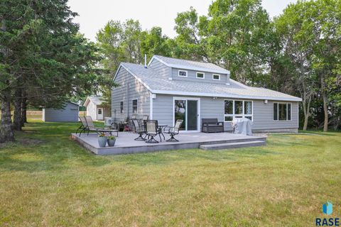 Single Family Residence in Hendricks MN 3002 PWA Rd Road.jpg