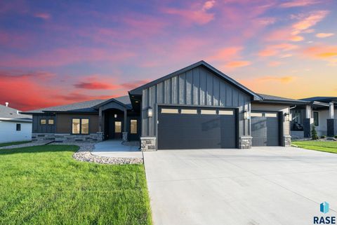Single Family Residence in Sioux Falls SD 6609 E Corsair Dr Drive.jpg