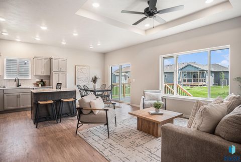 Single Family Residence in Sioux Falls SD 5301 E Lumin St Street.jpg