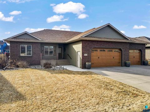 Single Family Residence in Sioux Falls SD 7801 W Chesapeake Ln Lane.jpg