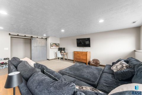 Single Family Residence in Sioux Falls SD 5320 S Solono Ave Avenue 20.jpg