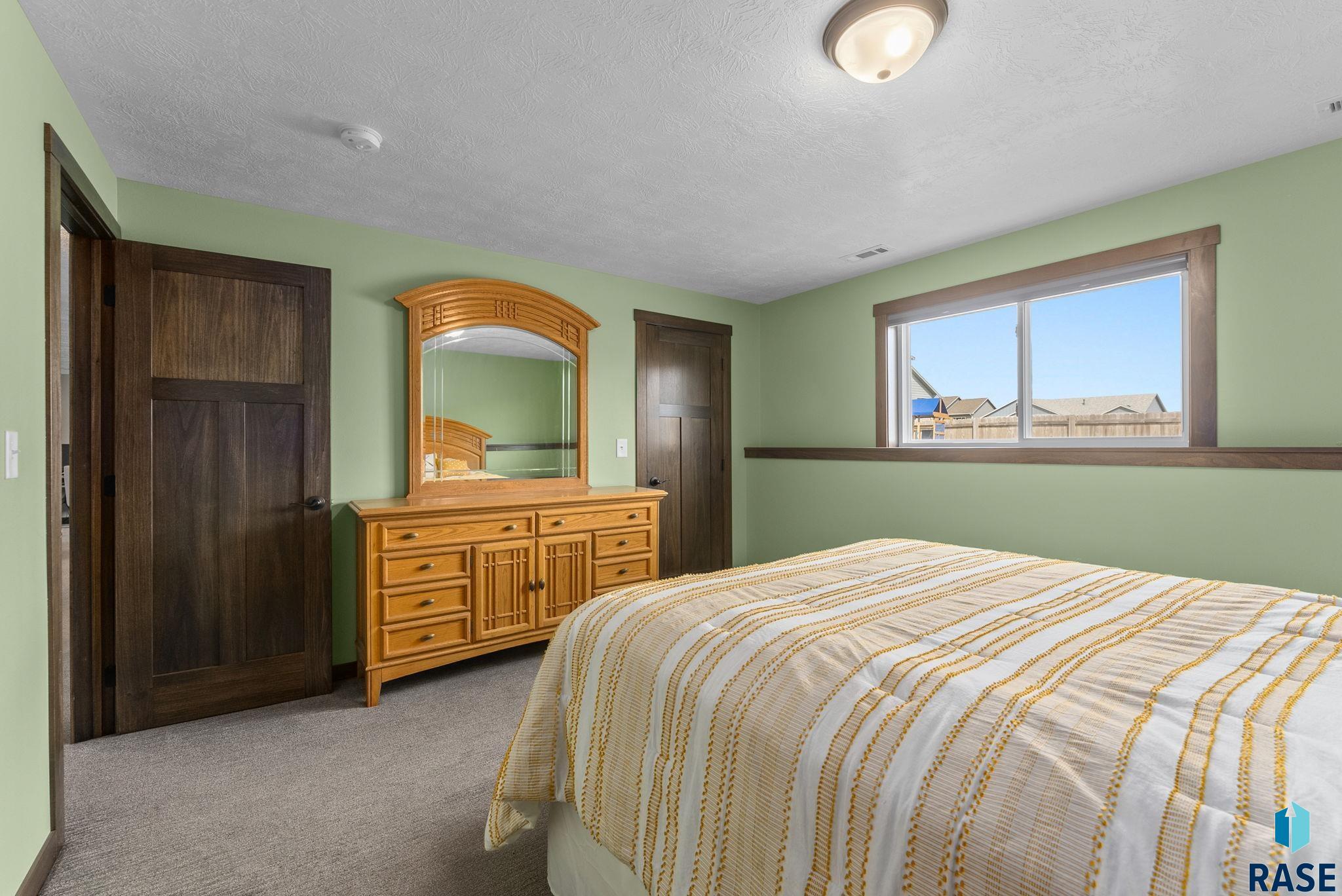Single Family Residence in Sioux Falls SD 5320 S Solono Ave Avenue 16.jpg