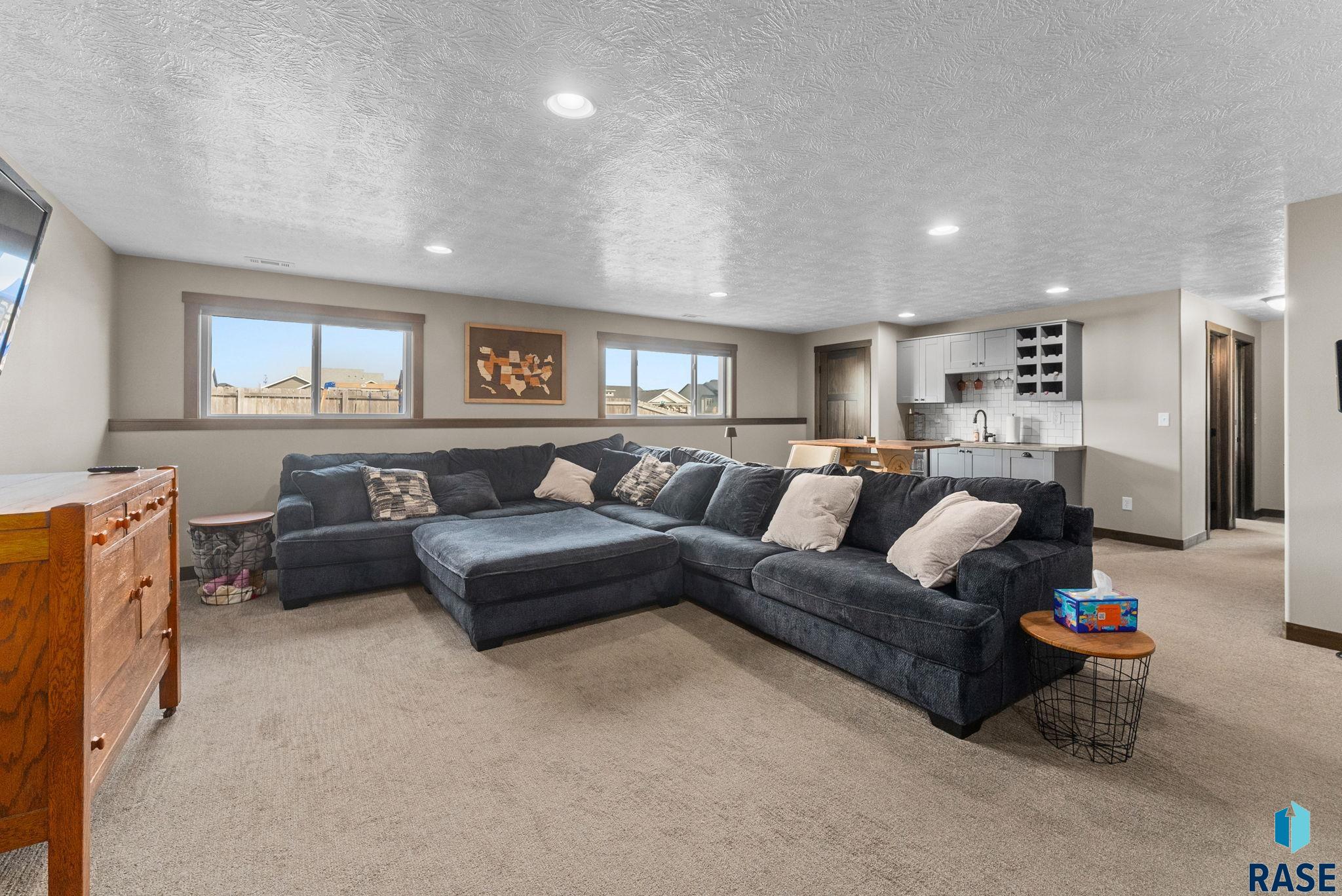 Single Family Residence in Sioux Falls SD 5320 S Solono Ave Avenue 17.jpg