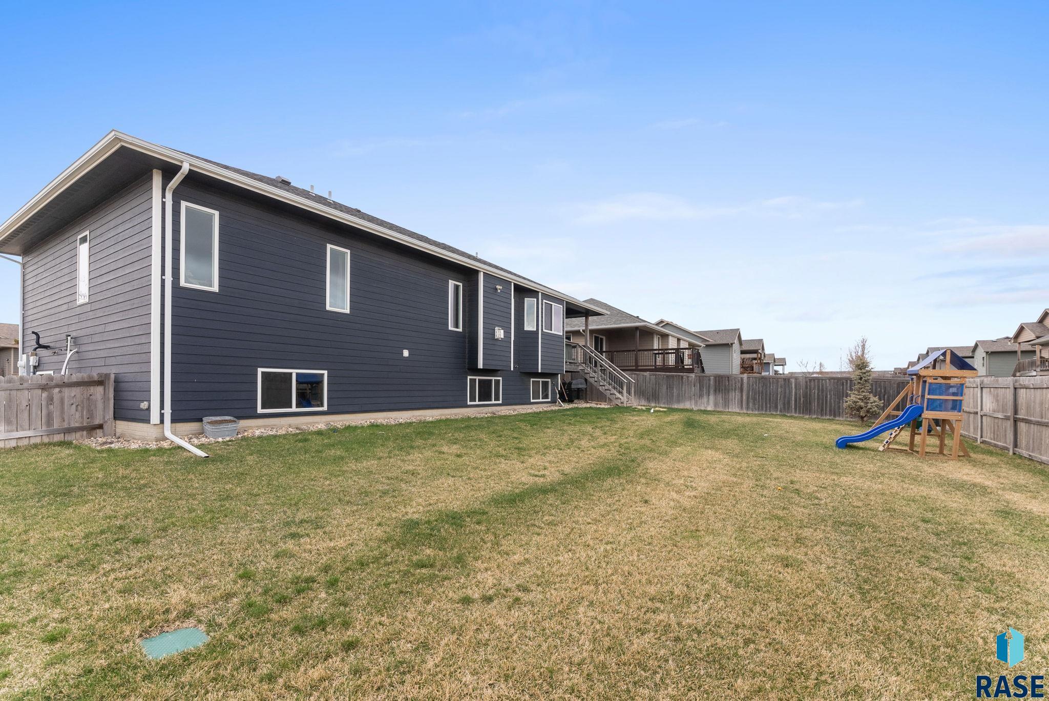 Single Family Residence in Sioux Falls SD 5320 S Solono Ave Avenue 23.jpg