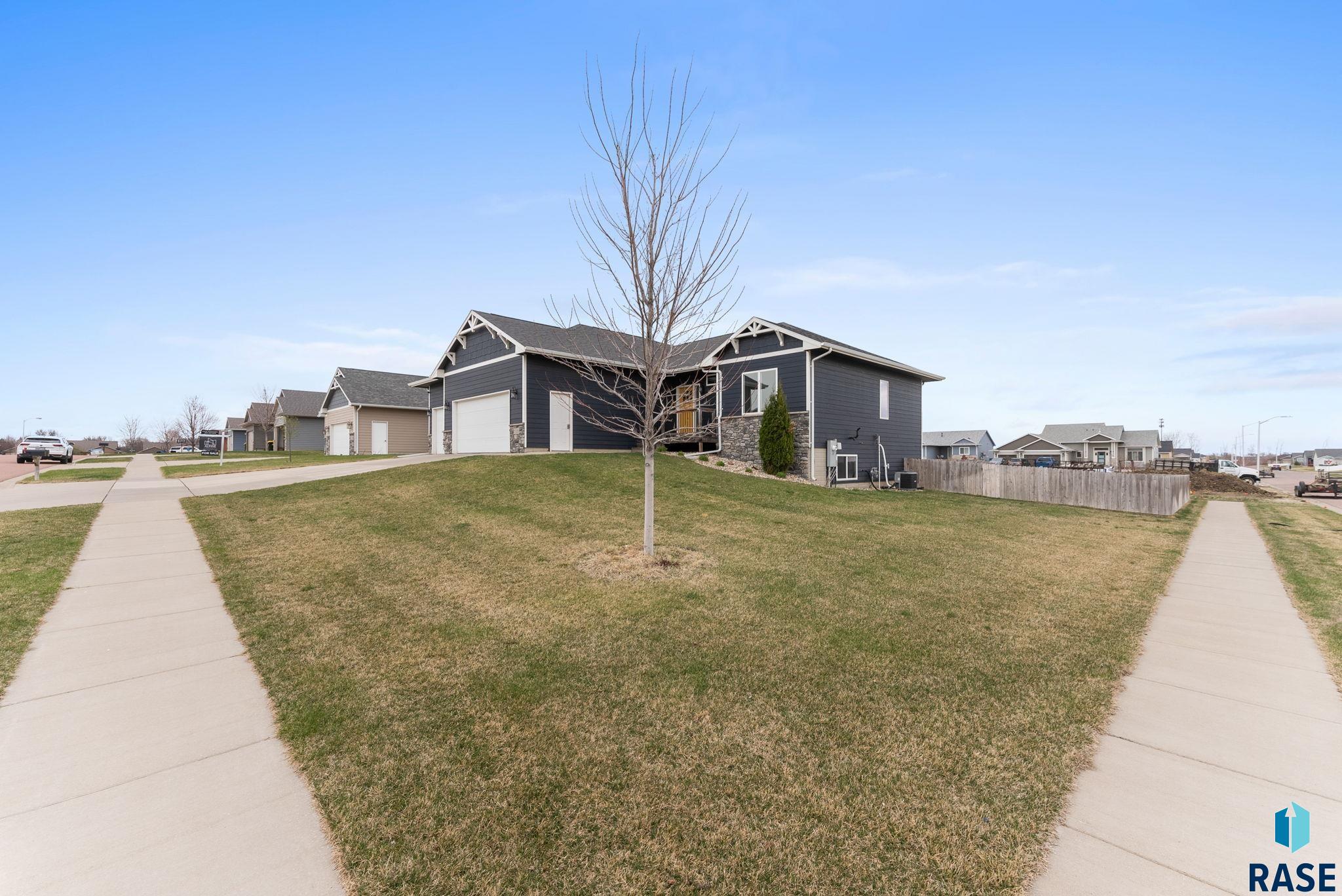 Single Family Residence in Sioux Falls SD 5320 S Solono Ave Avenue 21.jpg