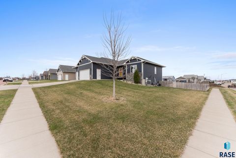 Single Family Residence in Sioux Falls SD 5320 S Solono Ave Avenue 21.jpg
