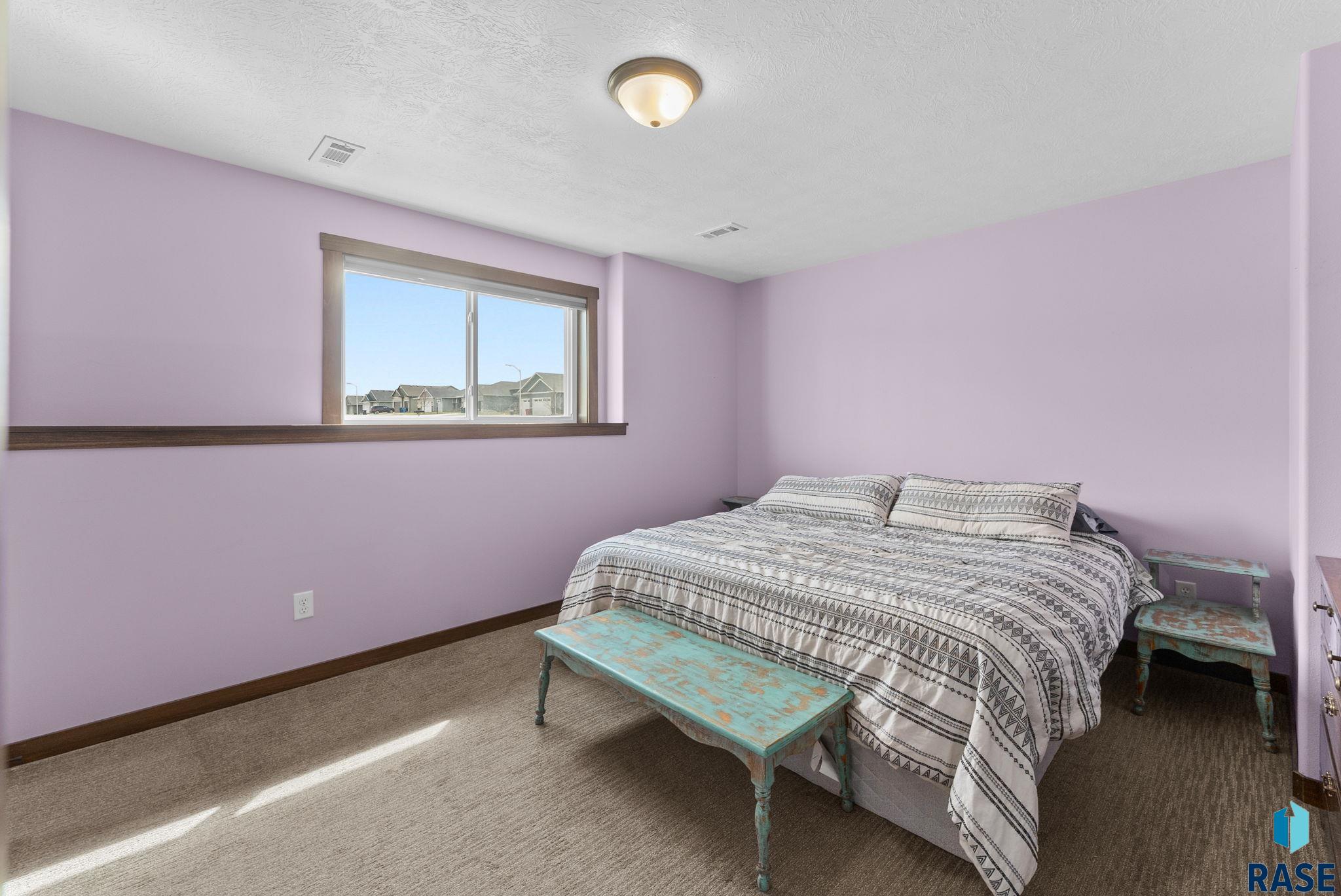 Single Family Residence in Sioux Falls SD 5320 S Solono Ave Avenue 13.jpg