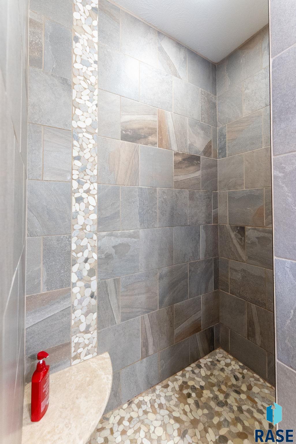 Single Family Residence in Sioux Falls SD 5320 S Solono Ave Avenue 10.jpg