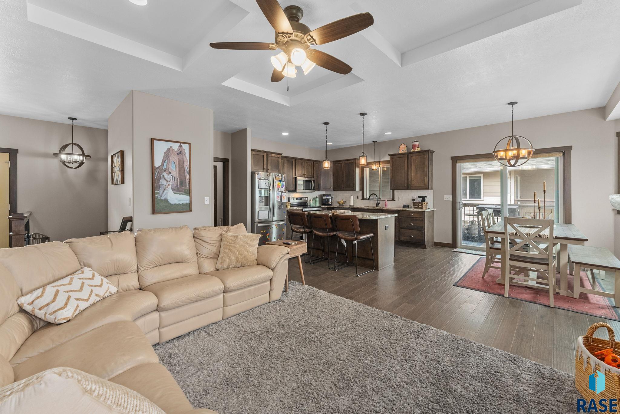 Single Family Residence in Sioux Falls SD 5320 S Solono Ave Avenue 3.jpg