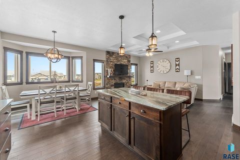 Single Family Residence in Sioux Falls SD 5320 S Solono Ave Avenue 4.jpg