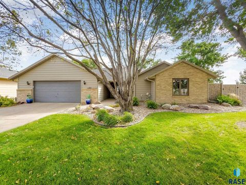 Single Family Residence in Sioux Falls SD 4808 S Shields Ave Avenue.jpg