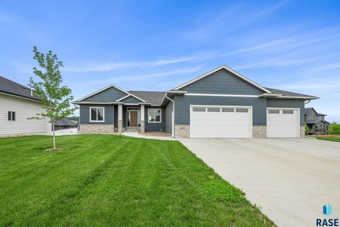 Single Family Residence in Sioux Falls SD 5604 E Daybreak Cir Circle.jpg