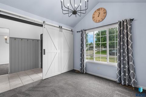 Single Family Residence in Sioux Falls SD 6304 S Audie Dr Drive 6.jpg