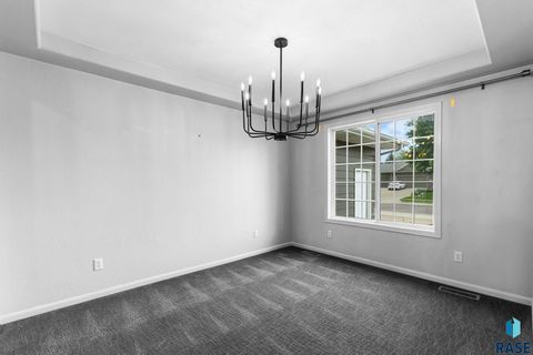 Single Family Residence in Sioux Falls SD 6304 S Audie Dr Drive 5.jpg