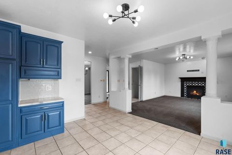 Single Family Residence in Sioux Falls SD 6304 S Audie Dr Drive 10.jpg