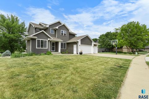 Single Family Residence in Sioux Falls SD 6304 S Audie Dr Drive 1.jpg