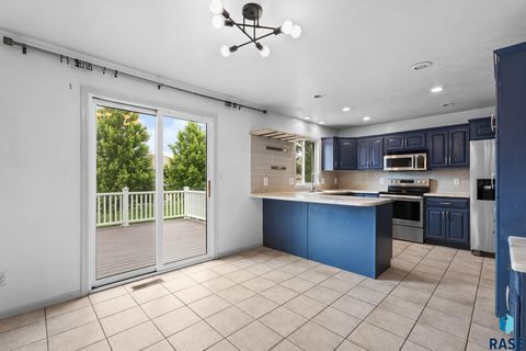 Single Family Residence in Sioux Falls SD 6304 S Audie Dr Drive 16.jpg