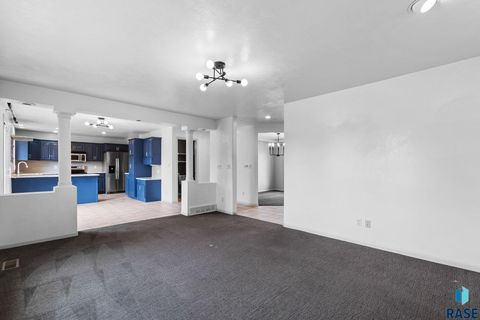 Single Family Residence in Sioux Falls SD 6304 S Audie Dr Drive 11.jpg