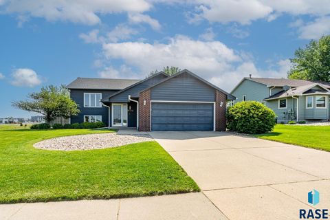 Single Family Residence in Sioux Falls SD 6200 S Mogen Ave Avenue.jpg