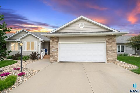 Townhouse in Sioux Falls SD 1905 S Wheatland Ct Court.jpg