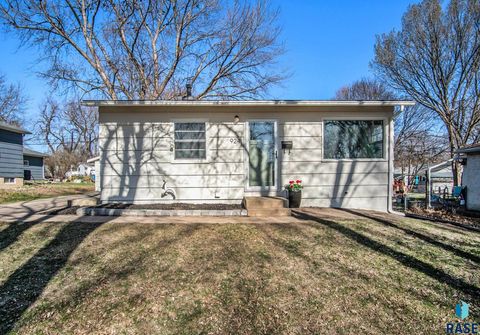 Single Family Residence in Sioux Falls SD 924 S Thompson Ave Avenue.jpg