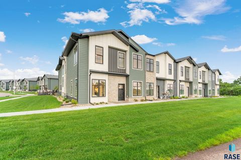Townhouse in Sioux Falls SD 100 N Bryggen Pl Place.jpg