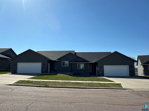 Duplex in Sioux Falls SD 1213 N Archer Ave Avenue.jpg