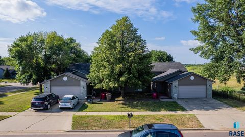 Duplex in Sioux Falls SD 3511 E 3rd St Street.jpg