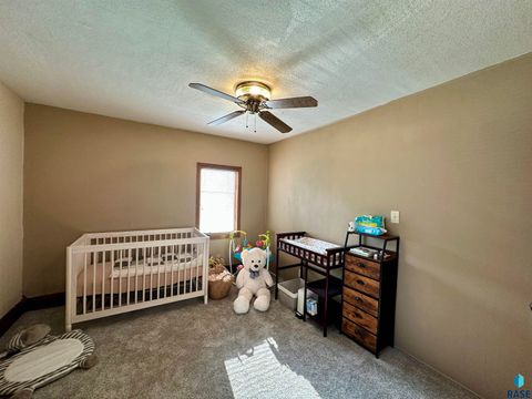 Single Family Residence in Luverne MN 121 S East Park St Street 30.jpg