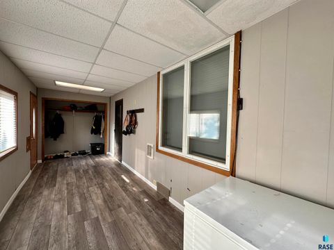 Single Family Residence in Luverne MN 121 S East Park St Street 22.jpg