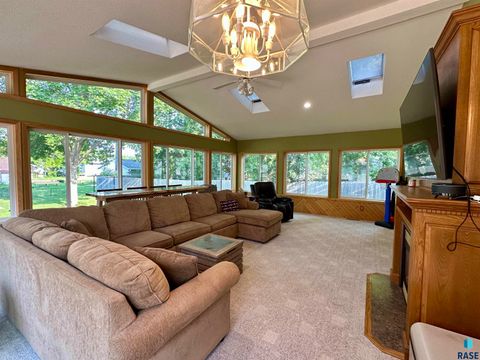 Single Family Residence in Luverne MN 121 S East Park St Street 11.jpg