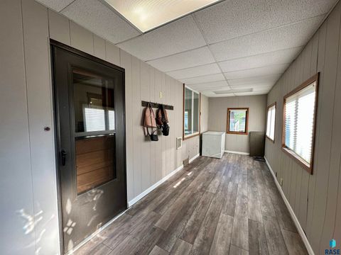 Single Family Residence in Luverne MN 121 S East Park St Street 21.jpg