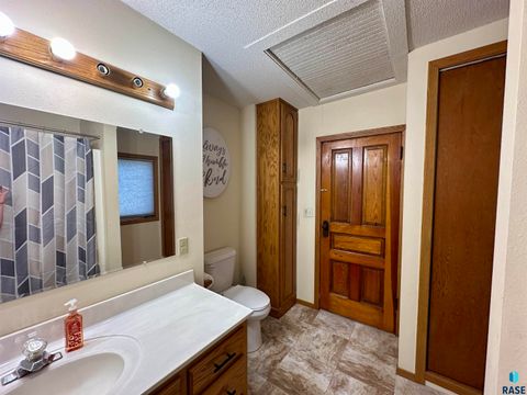 Single Family Residence in Luverne MN 121 S East Park St Street 38.jpg